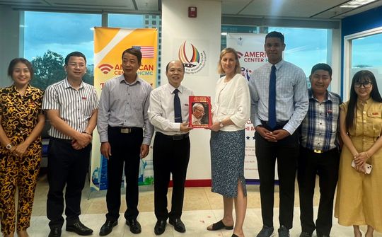 Chuẩn bị xuất bản số tạp chí đặc biệt kỷ niệm 10 năm quan hệ đối tác toàn diện Việt Nam - Hoa Kỳ