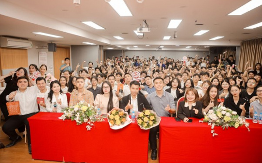 Talkshow "Tự Hào Gen Z: Khám Phá Nghề Bán Hàng"