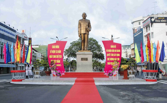 Tự hào mãi “chất người” Tôn Đức Thắng