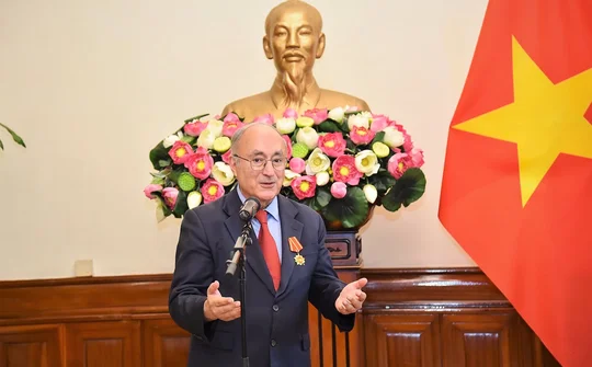 TS Kambiz Ghawami - Chủ tịch Tổ chức Hỗ trợ Đại học Thế giới CHLB Đức: Sự cống hiến thầm lặng với giáo dục Việt Nam