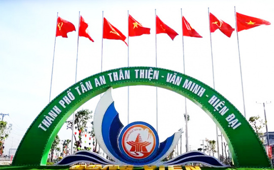 Thực hiện hiệu quả chiến lược trọng tâm để tạo sự phát triển bứt phá, bền vững, nâng tầm vị thế Long An