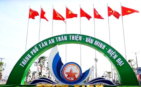 Thực hiện hiệu quả chiến lược trọng tâm để tạo sự phát triển bứt phá, bền vững, nâng tầm vị thế Long An