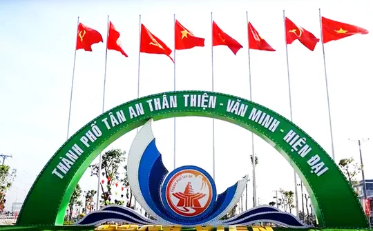 Thực hiện hiệu quả chiến lược trọng tâm để tạo sự phát triển bứt phá, bền vững, nâng tầm vị thế Long An