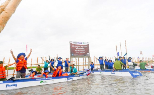 Đẩy mạnh dự án “Cánh rừng Net Zero”, Vinamilk khoanh nuôi tái sinh 25ha rừng ngập mặn Cà Mau