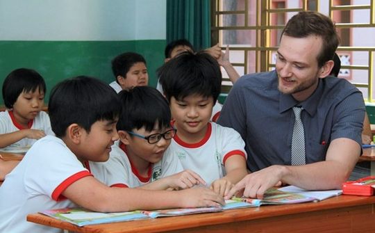 Đơn giản thủ tục cấp giấy phép lao động cho người nước ngoài làm việc tại Việt Nam