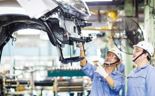 Kinh tế dần phục hồi, sản xuất công nghiệp tiếp tục xu hướng tăng