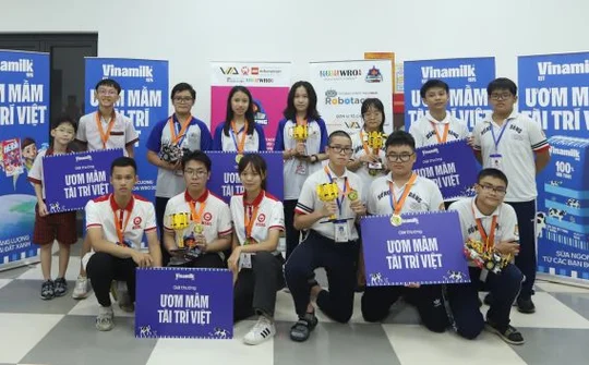 Vinamilk tiếp sức nhà vô địch nhí bứt phá tại Robotacon WRO 2023