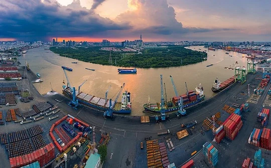 Xuất siêu vượt ngưỡng 20 tỷ USD trong 8 tháng