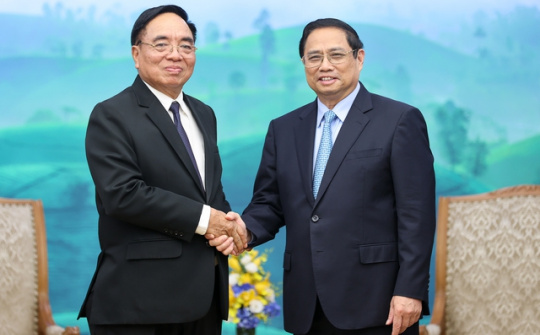 Việt Nam luôn kề vai sát cánh, hết sức hỗ trợ Lào theo khả năng