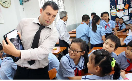 Sửa quy định sử dụng người lao động nước ngoài