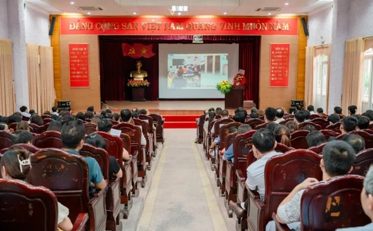Nam Định: Phòng GDCN&GDTX Tổng kết năm học 2022- 2023 và triển khai nhiệm vụ năm học 2023- 2024