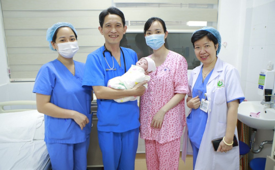 Kỳ tích nuôi dưỡng thành công bé sinh non 400gr