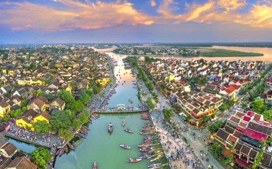Chính sách ứng phó với biến đổi khí hậu hướng tới phát triển bền vững vùng duyên hải miền Trung Việt Nam