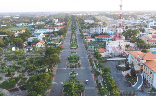 Long An: Thị xã Kiến Tường đón nhận danh hiệu đô thị loại III