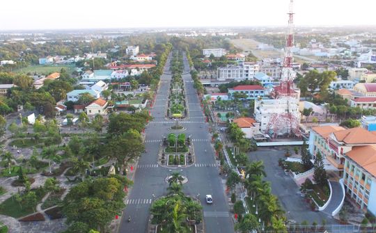 Long An: Thị xã Kiến Tường đón nhận danh hiệu đô thị loại III