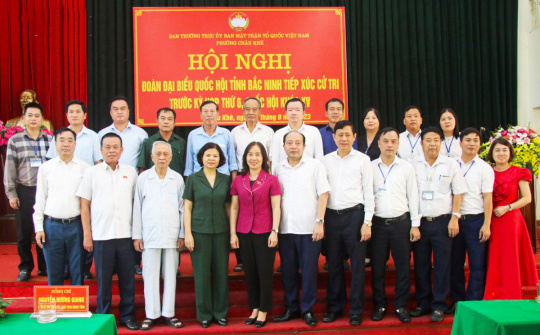 Lãnh đạo tỉnh Bắc Ninh gặp gỡ cử tri phường Châu Khê trước kỳ họp Quốc Hội