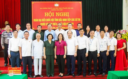 Lãnh đạo tỉnh Bắc Ninh gặp gỡ cử tri phường Châu Khê trước kỳ họp Quốc Hội