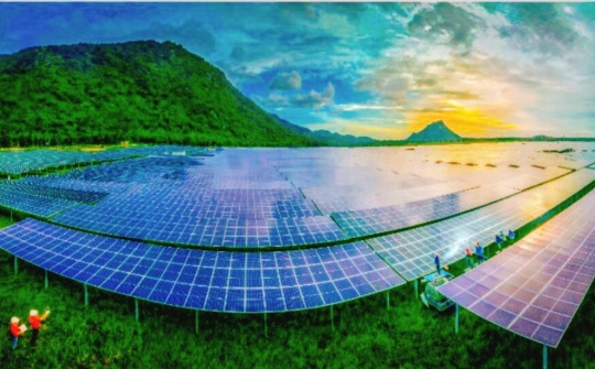 Mục tiêu 'xanh hóa' ngành năng lượng còn nhiều thách thức