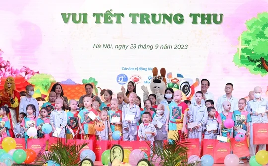 Trung thu đặc biệt với các bệnh nhi tại Viện Huyết học - Truyền máu Trung ương