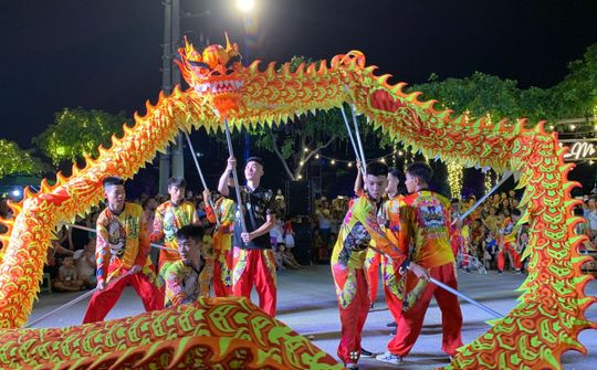 Hải Dương: Phố đi bộ chợ đêm Bạch Đằng đang dần trở thành thương hiệu