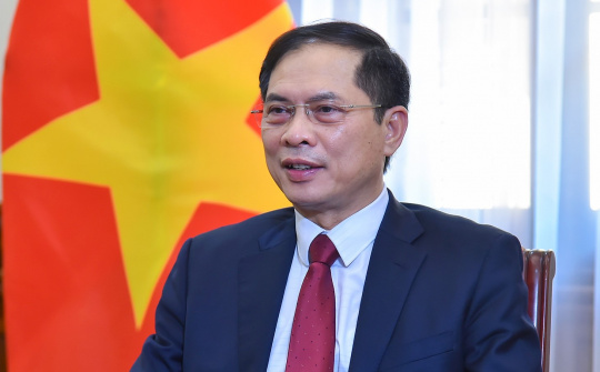 Gìn giữ và phát huy truyền thống vẻ vang, quyết tâm xây dựng ngành ngoại giao vững mạnh, toàn diện, hiện đại