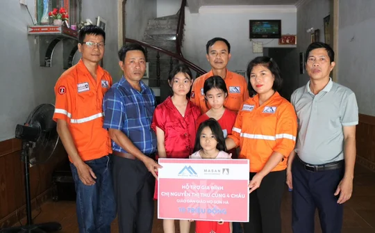 Công ty Núi Pháo đồng hành cùng các em học sinh nhân dịp khai giảng năm học mới