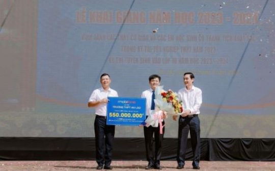 MobiFone tài trợ thiết bị hỗ trợ dạy và học trực tuyến tại trường THPT An Lão (Hải Phòng)