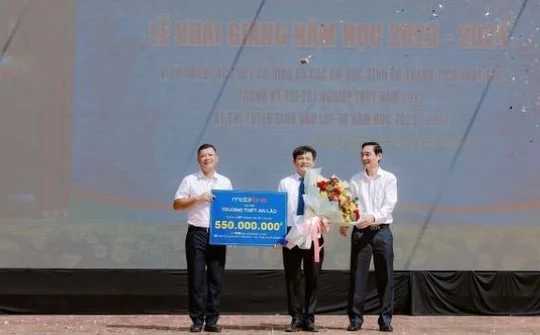 MobiFone tài trợ thiết bị hỗ trợ dạy và học trực tuyến tại trường THPT An Lão (Hải Phòng)
