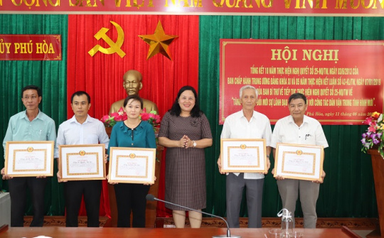 Phú Hòa: Tăng cường xây dựng Đảng, đẩy mạnh phát triển kinh tế qua nửa nhiệm kỳ