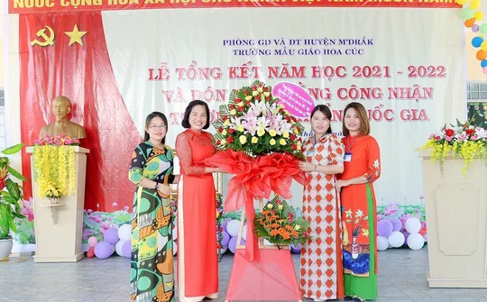 Trường Mầm non Hoa Cúc vượt khó, đạt chuẩn quốc gia mức độ 1