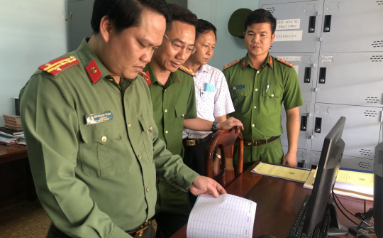 Công an Đắk Nông kiểm tra việc triển khai phân cấp đăng ký xe tại cơ sở