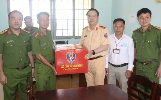 Đoàn công tác của Bộ Công an làm việc tại huyện biên giới Đắk Song