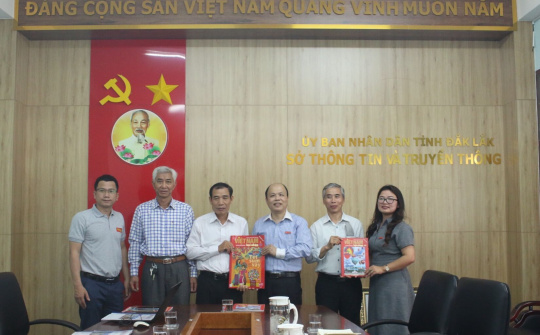 Tạp chí VNHN thăm và làm việc với Sở TT-TT Đắk Lắk