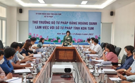 Thứ trưởng Bộ Tư Pháp thăm và làm việc với Sở Tư pháp tỉnh Kon Tum