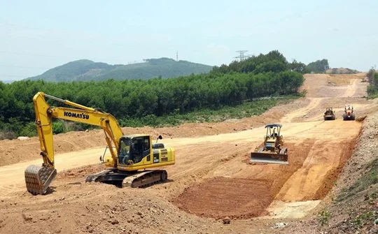 Tập trung tháo gỡ khó khăn liên quan đến các dự án, công trình giao thông trọng điểm
