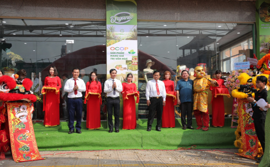 Khai trương cửa hàng giới thiệu, phân phối sản phẩm tiêu biểu vùng miền