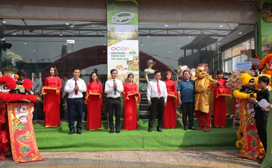 Khai trương cửa hàng giới thiệu, phân phối sản phẩm tiêu biểu vùng miền