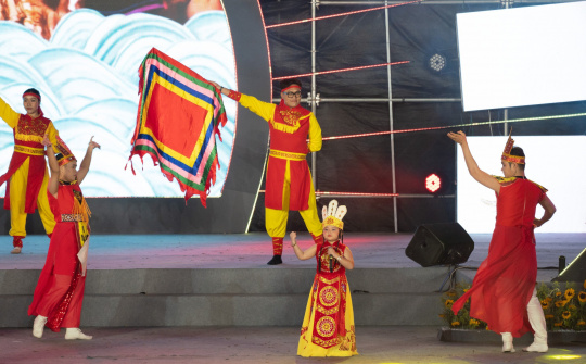 Ca sĩ kid Quỳnh Anh với "Hào khí Việt Nam" tại DALAT NEW YEAR'S COUNTDOWN GALA 2024