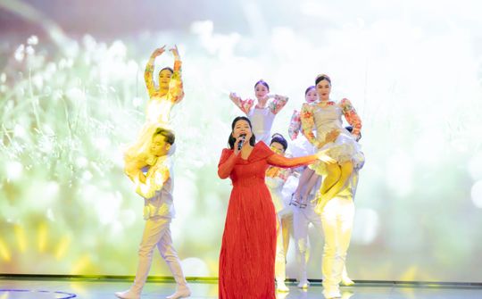 Ca sĩ Phạm Minh Huyền - Doanh nhân đổi mới sáng tạo