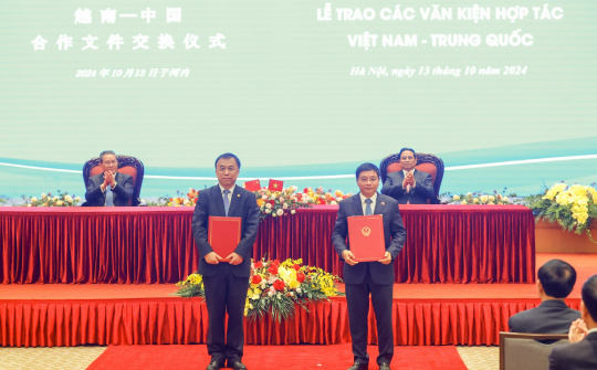 Việt Nam - Trung Quốc trao 10 văn kiện hợp tác quan trọng