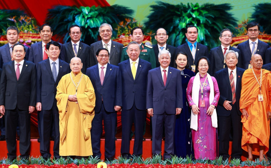 Dưới sự lãnh đạo của Đảng, phát huy vai trò nòng cốt chính trị của Mặt trận Tổ quốc Việt Nam trong xây dựng và củng cố sức mạnh khối đại đoàn kết toàn dân tộc, đưa đất nước bước vào kỷ nguyên mới
