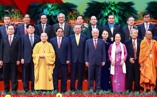 Dưới sự lãnh đạo của Đảng, phát huy vai trò nòng cốt chính trị của Mặt trận Tổ quốc Việt Nam trong xây dựng và củng cố sức mạnh khối đại đoàn kết toàn dân tộc, đưa đất nước bước vào kỷ nguyên mới