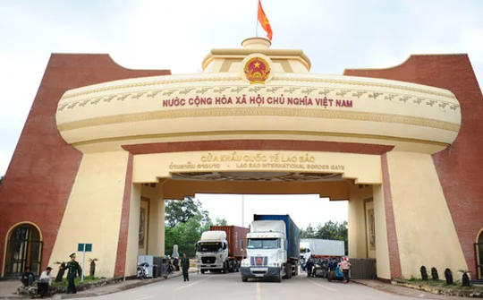 Phát triển, kết nối hạ tầng thương mại biên giới giữa Việt Nam-Lào
