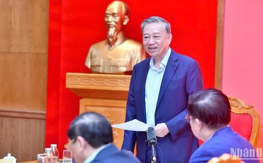 Công tác tuyên giáo trong giai đoạn cách mạng mới phải tạo sự thông suốt, đoàn kết, nhất trí, khí thế thi đua trong toàn Đảng, toàn dân
