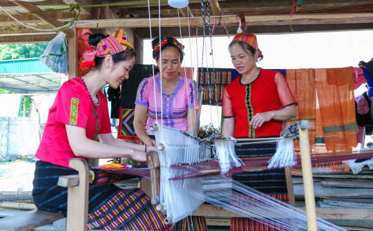 Phát triển kinh tế - xã hội vùng đồng bào dân tộc thiểu số ở tỉnh Nghệ An theo tinh thần Nghị quyết số 39-NQ/TW của Bộ Chính trị