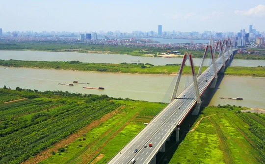 Chú trọng phát triển các đô thị hai bên bờ sông Hồng