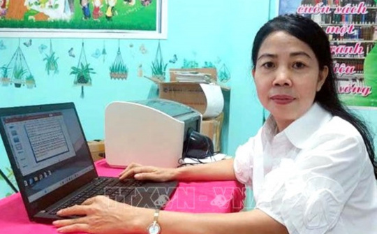 Người giáo viên nhân dân hơn 30 năm gắn bó với học trò nghèo