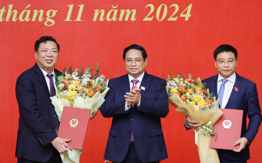Thủ tướng Phạm Minh Chính trao quyết định bổ nhiệm và giao nhiệm vụ cho 2 tân Bộ trưởng