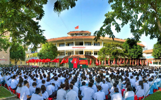 Trường THPT Chuyên Lam Sơn: Đi đầu trong phong trào thi đua “Dạy tốt, Học tốt”