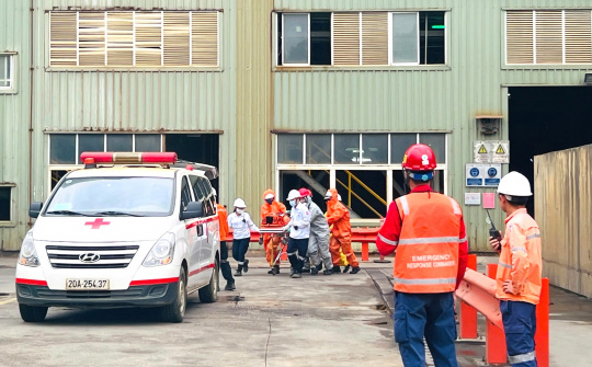 Núi Pháo thực hành diễn tập phương án ứng phó sự cố tràn đổ hóa chất